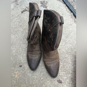 NWOB Ariat Brown Leather Cowboy Boots